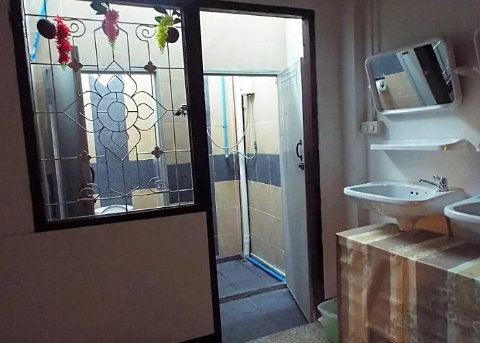 Hostel24 Hotel *
