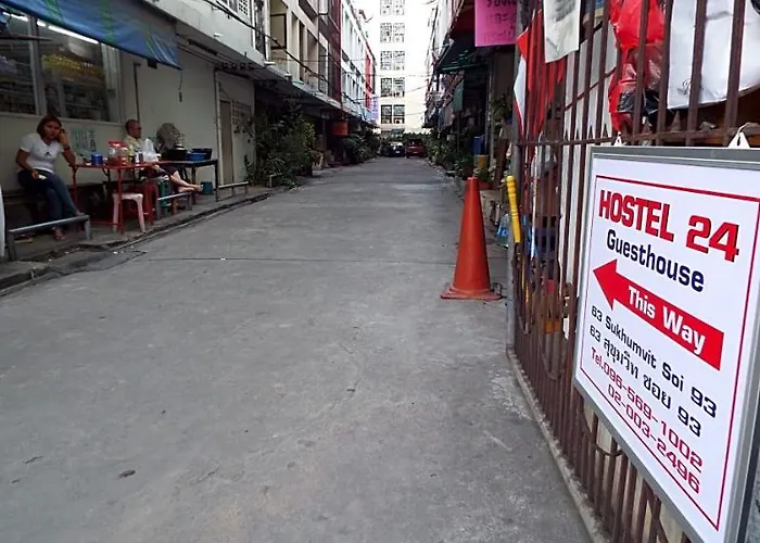 Hostel24 Hotel *
