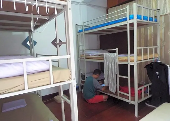 Hotel Hostel24 *